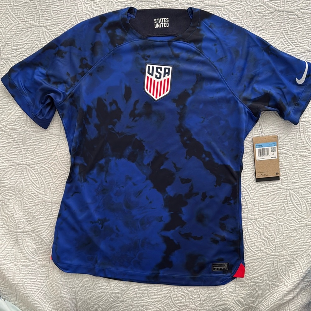 ***Brand New *** Nike Dri-Fit USA Women’s Football/Soccer Jersey